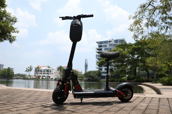 kann-der-e-scooter-im-strasenverkehr-schneller-als-20km-h-fahren-ohne